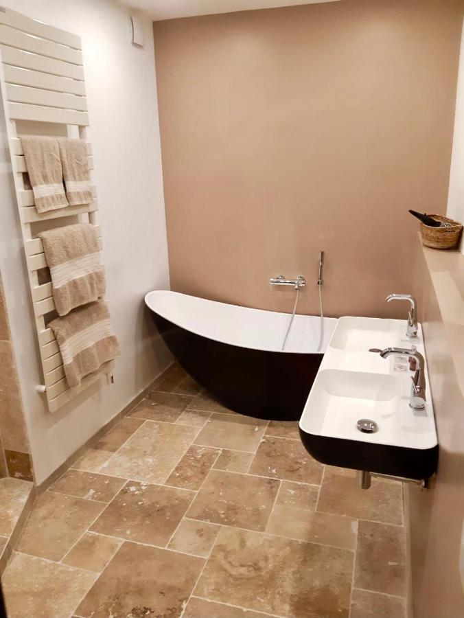 L'Atelier Des Magnolias Bed & Breakfast Aumont-en-Halatte Bagian luar foto